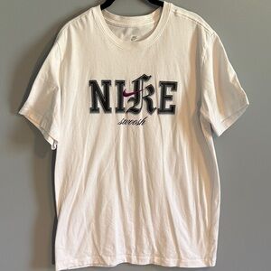 🍂3 for $15🍂 Nike White Graphic Tee with Embroidered Magenta Swoosh